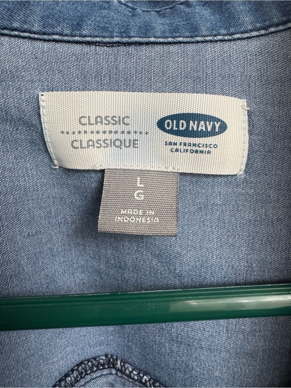Old Navy Light Blue women’s oversized Denim Button-Down Shirt - Picture 6 of 6